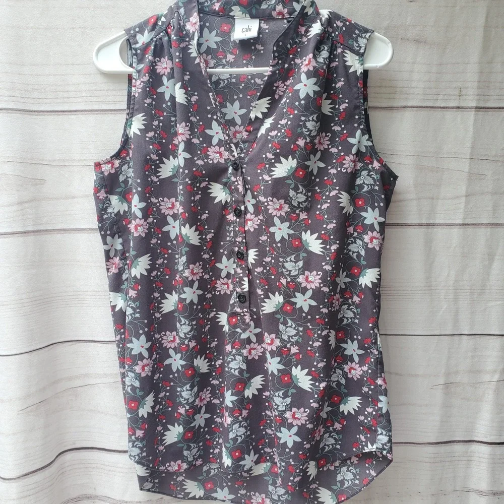 Cabi 5210 Women Sleeveless Floral Button Front Blouse Gray Red Small - Picture 1 of 8